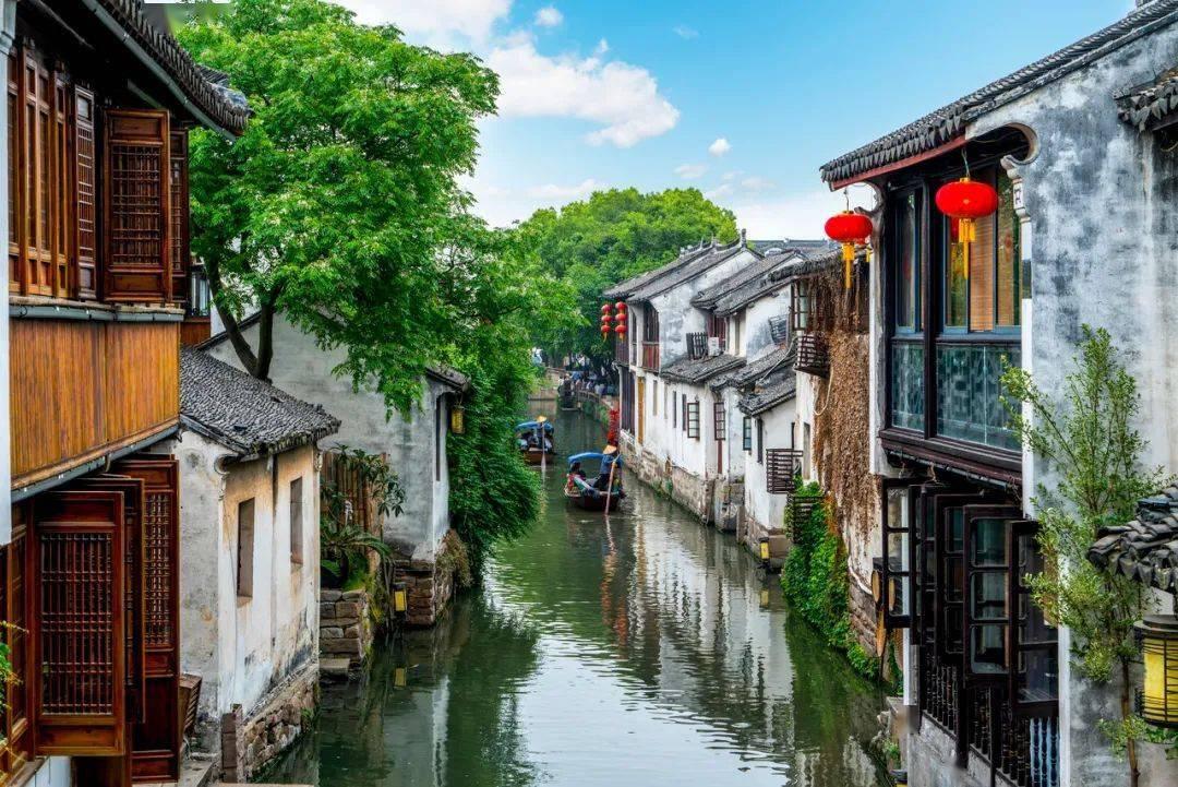 中国新闻周刊:主办方晚宴安排、直播带货等操作让C罗不满